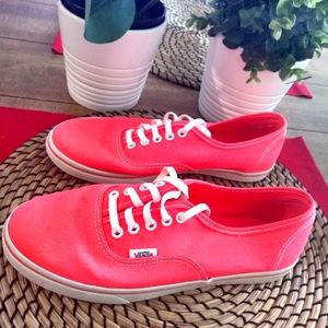 Van's women's sneakers size 8
